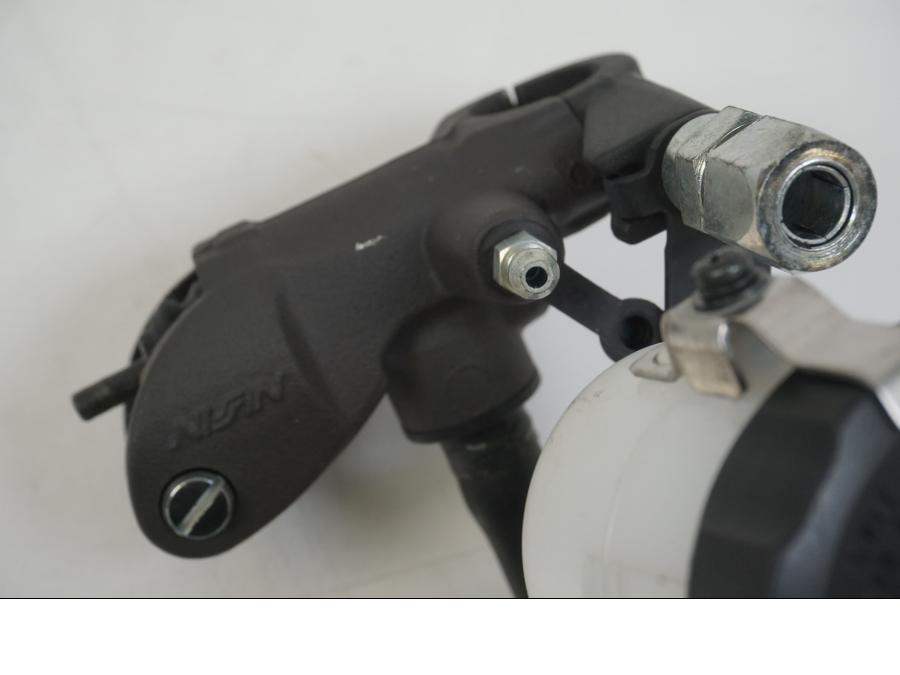 Extrabild1 på Bromshuvudcylinder från en BMW S 1000 R -2019 motorcykel.