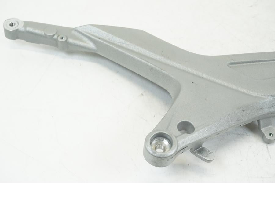 Baksidan på Bakram från en Ducati Hyperstrada -2013 motorcykel.