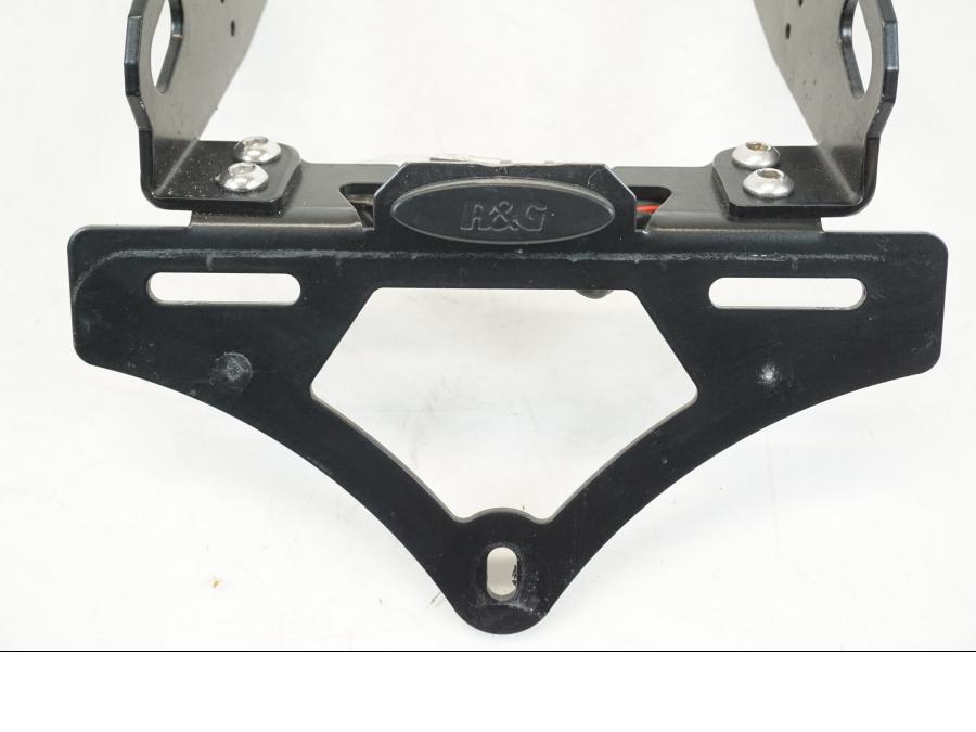 Höger sida på Skylthållare från en Honda CBR 650 R -2019 motorcykel.