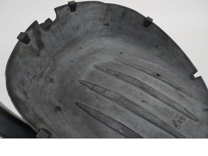 Snett nerifrån på Luftburk från en BMW F 650 CS -2002 motorcykel.