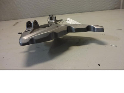 Höger sida på Fotpinnefäste från en Honda NC 750 S -2017 motorcykel.