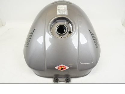Extrabild4 på Bensintank från en Honda ST 1300 -2002 motorcykel.
