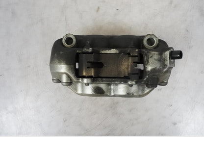 Snett nerifrån på Bromsok från en KTM 690 Duke -2014 motorcykel.