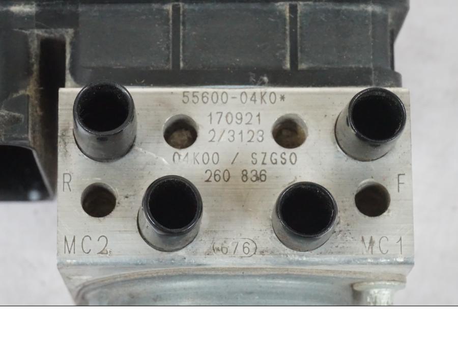 Baksidan på ABS Modulator från en Suzuki GSX-S 1000 -2017 motorcykel.