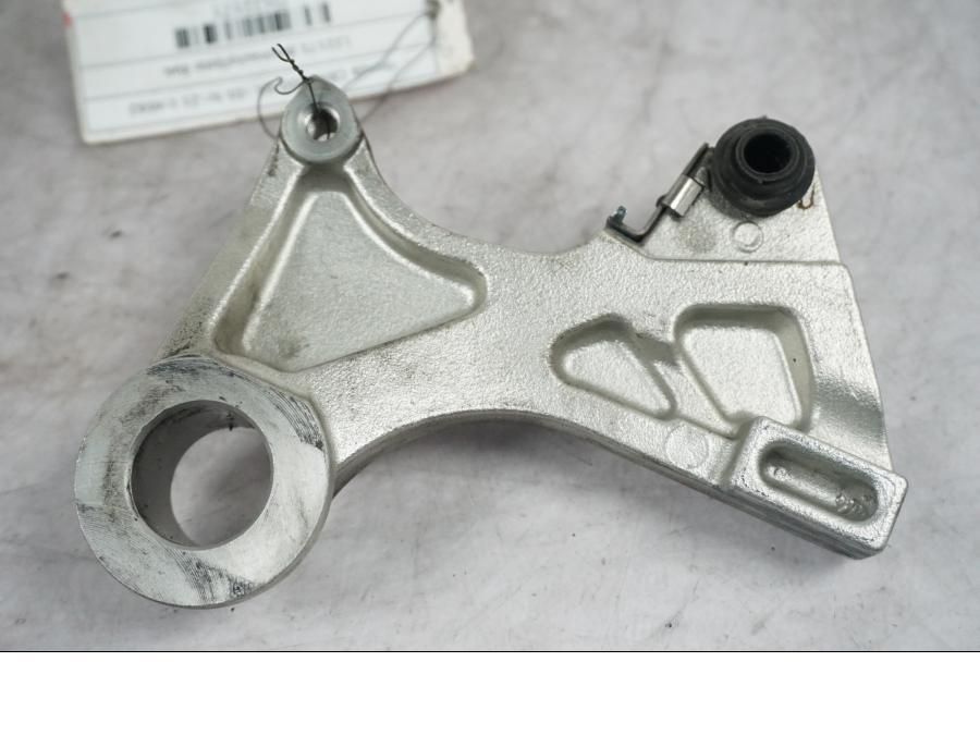 Vänster sida på Bromsoksfäste från en Honda CBR 1000 RR -2005 motorcykel.