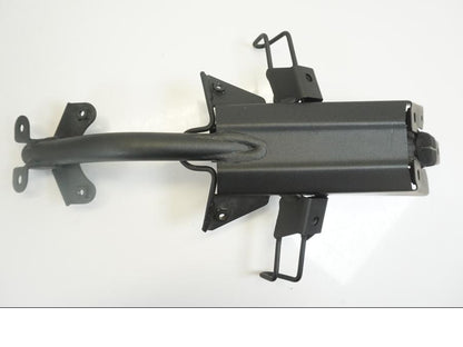 Vänster sida på Skylthållare från en Kawasaki ER-6N -2015 motorcykel.