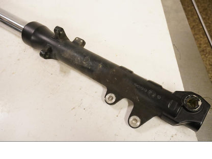 Vänster sida på Gaffelben från en Yamaha XT 660 X -2008 motorcykel.