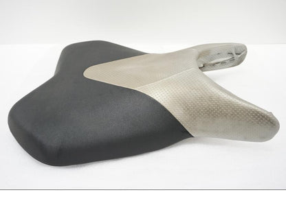 Baksidan på Sadel från en Suzuki GSX 1300 BK -2008 motorcykel.