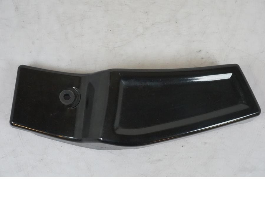 Framsidan på Ramplast från en Suzuki VL 800 -2002 motorcykel.