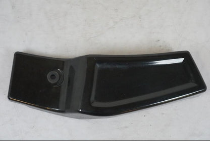 Framsidan på Ramplast från en Suzuki VL 800 -2002 motorcykel.