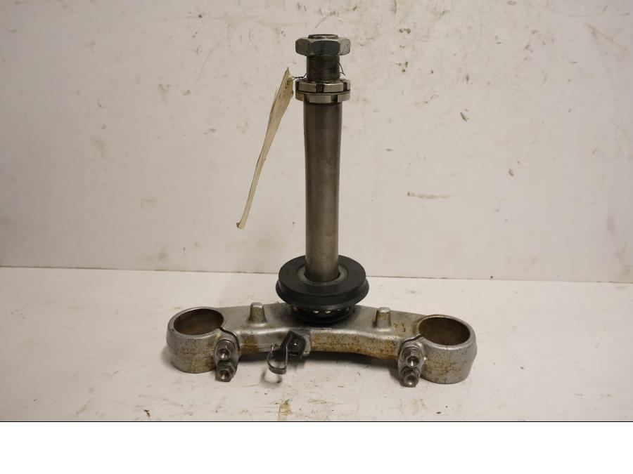 Framsidan på Gaffelkrona från en Suzuki SV 650 -2006 motorcykel.