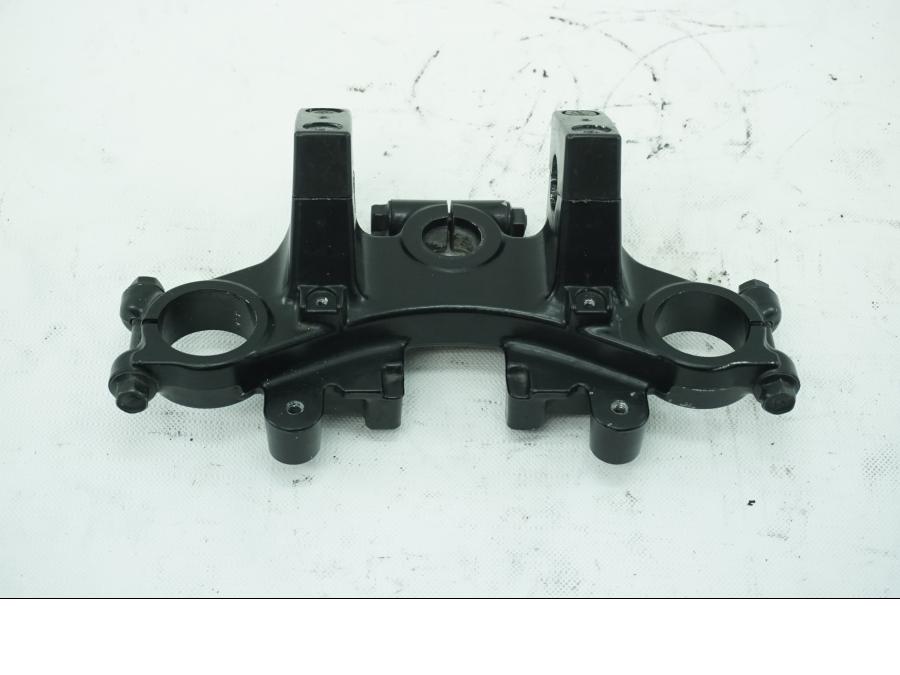 Framsidan på Gaffelkrona från en Kawasaki Z 750 80-tal -1984 motorcykel.