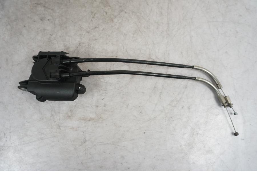 Framsidan på Avgasspjällmotor från en BMW S 1000 XR -2019 motorcykel.