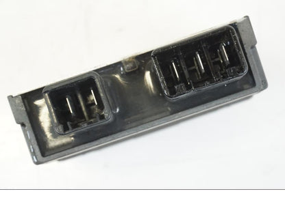 Snett nerifrån på Likriktare från en Honda CB 600 F -2008 motorcykel.