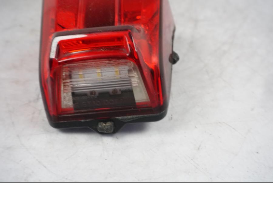 Höger sida på Baklampa från en Triumph Tiger Explorer -2016 motorcykel.