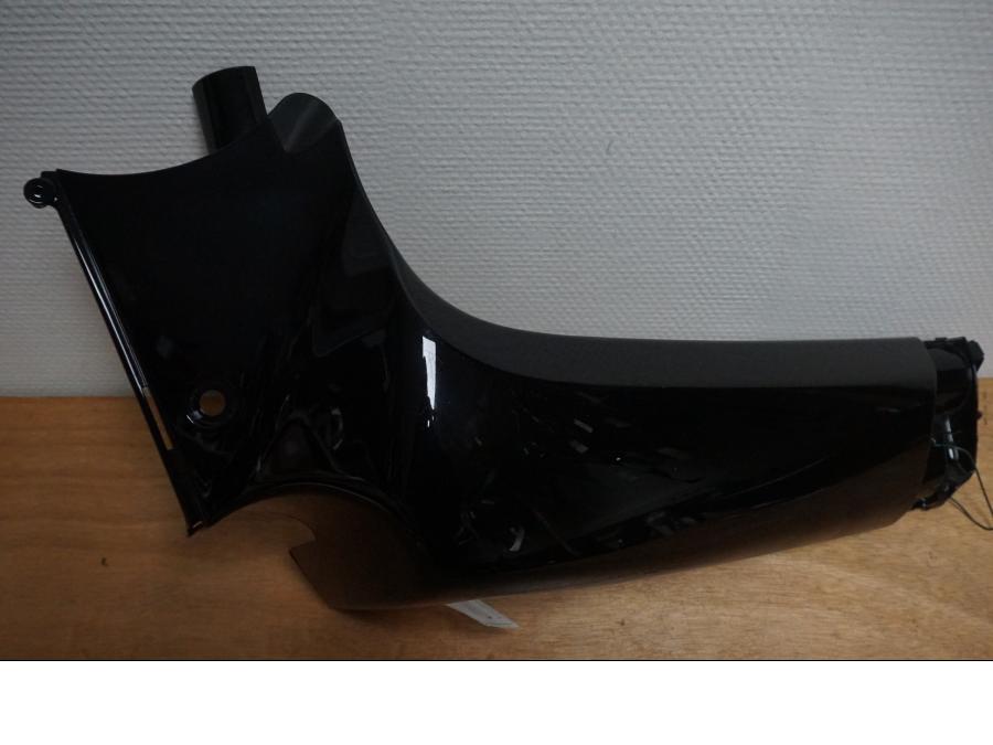 Framsidan på Ramskydd från en Suzuki M 1800 -2009 motorcykel.