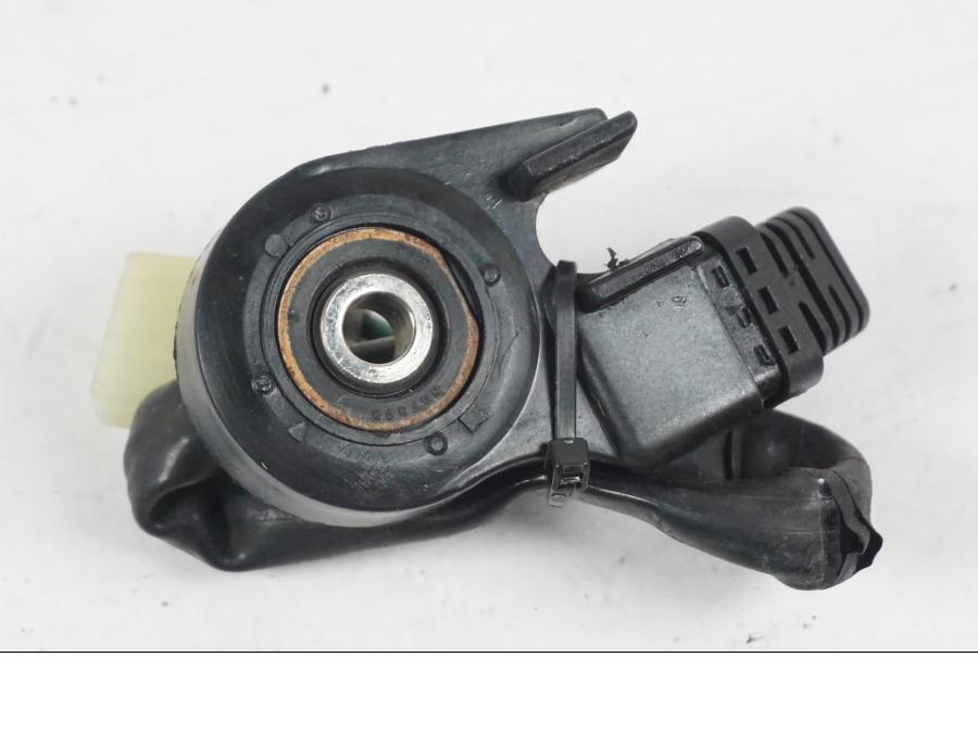 Framsidan på Sidostödsbrytare från en MV Agusta Dragster -2014 motorcykel.