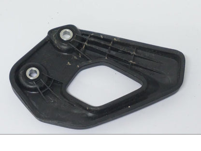 Vänster sida på Fotpinnehälskydd från en BMW R 1250 GS -2022 motorcykel.