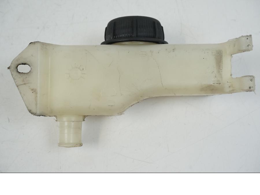 Snett uppifrån på Vattenexpansionskärl från en Aprilia RS 125 -2008 motorcykel.