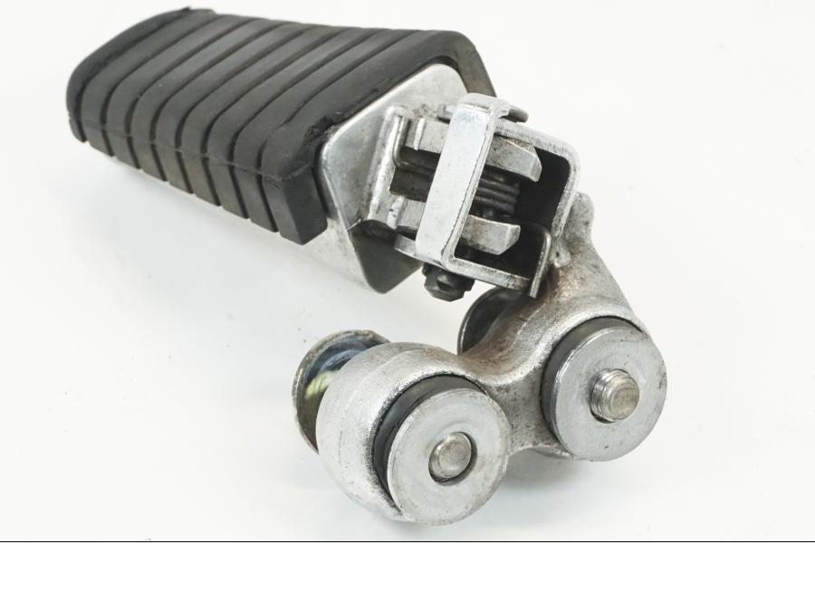 Höger sida på Fotpinne från en Yamaha XV 750 -1998 motorcykel.