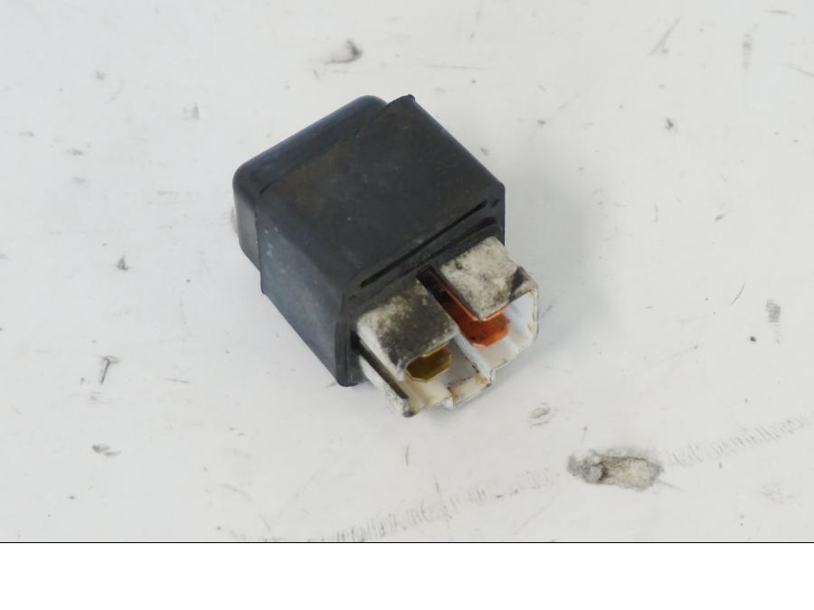 Höger sida på Relä från en Yamaha XV 535 -1995 motorcykel.