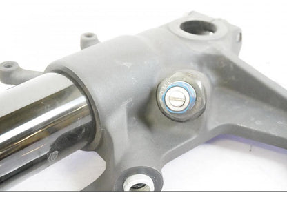 Höger sida på Gaffelben från en Suzuki GSX-R 1000 -2008 motorcykel.