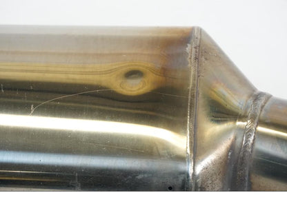 Baksidan på Ljuddämpare från en Honda ST 1300 -2002 motorcykel.