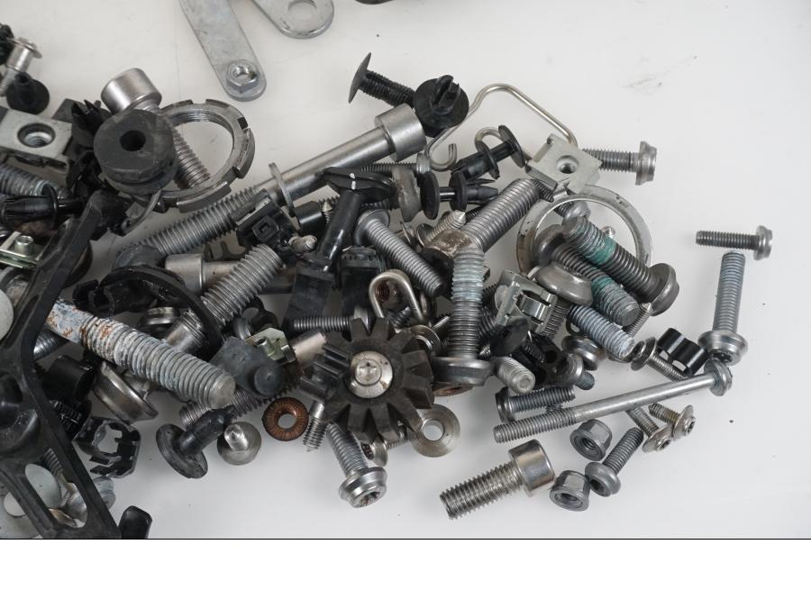 Baksidan på Skruv / Mutter etc från en BMW F 750 GS -2019 motorcykel.