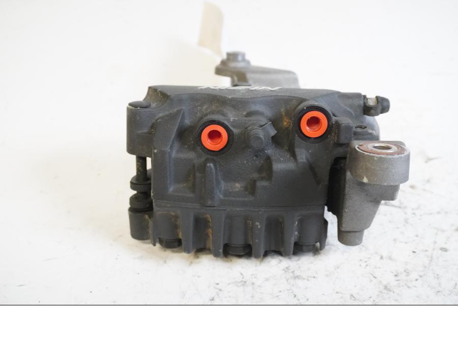 Baksidan på Bromsok från en Honda CBR 1100 XX -2004 motorcykel.