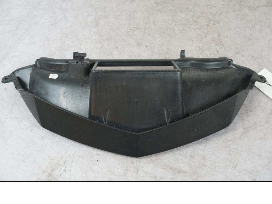 Snett uppifrån på Instrumentpanelkåpa från en BMW K 1600 GTL -2015 motorcykel.