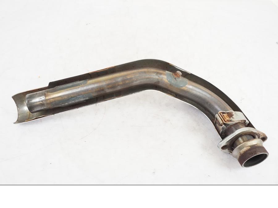 Snett nerifrån på Grenrör från en Yamaha XVS 1100 -2000 motorcykel.