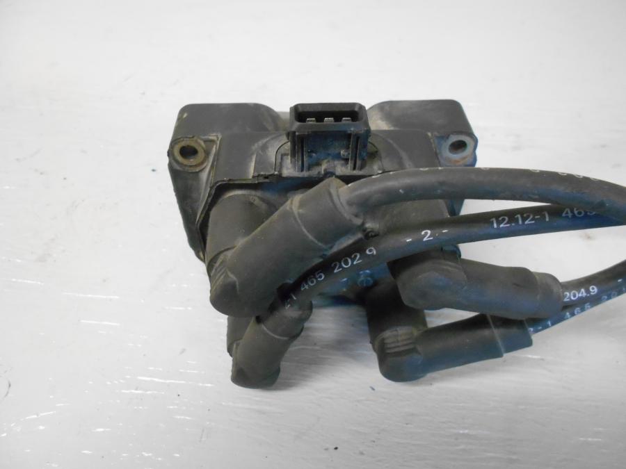 Framsidan på Tändspole från en BMW K 1200 LT -2007 motorcykel.