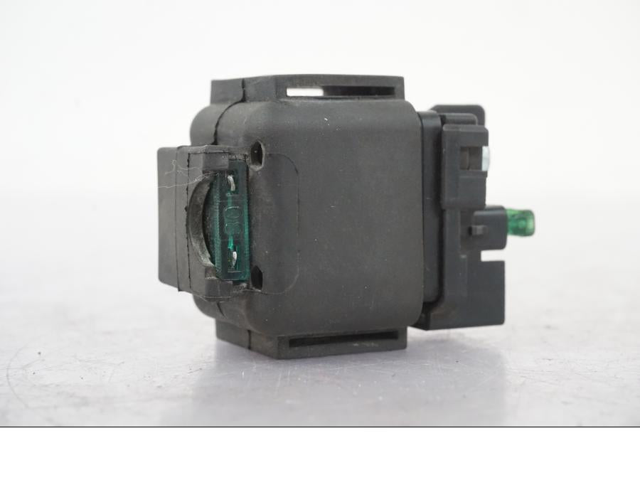 Baksidan på Startrelä från en Honda NT 650 V -2002 motorcykel.