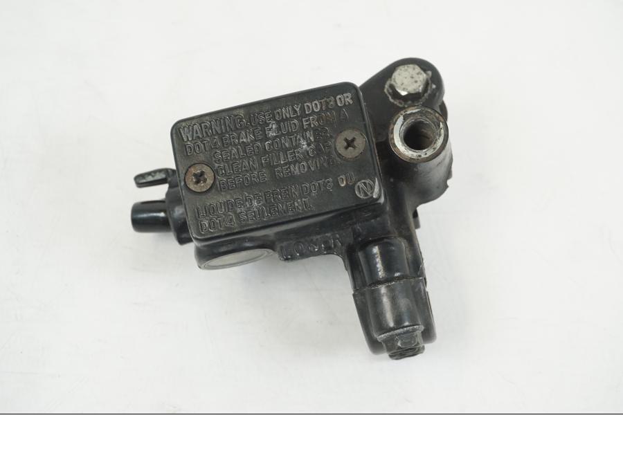 Framsidan på Bromshuvudcylinder från en Honda CBR 125 R -2006 motorcykel.