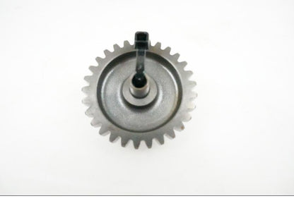 Snett nerifrån på Startkopplingsdrev från en Honda VFR 800 -2005 motorcykel.