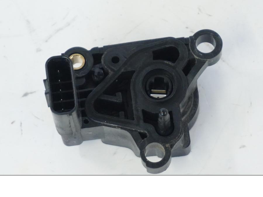 Extrabild1 på TPS från en Honda SH 300 A -2011 scooter.