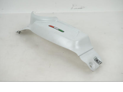 Framsidan på Bensintankskåpa från en Ducati Desert X -2022 motorcykel.