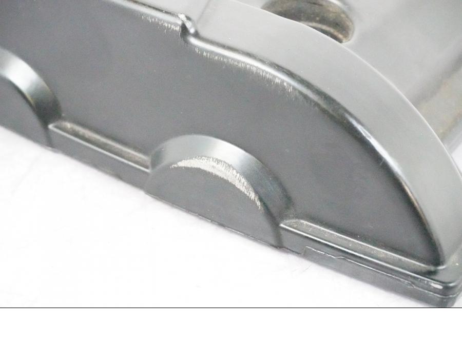 Höger sida på Ventilkåpa från en BMW F 800 GS -2009 motorcykel.