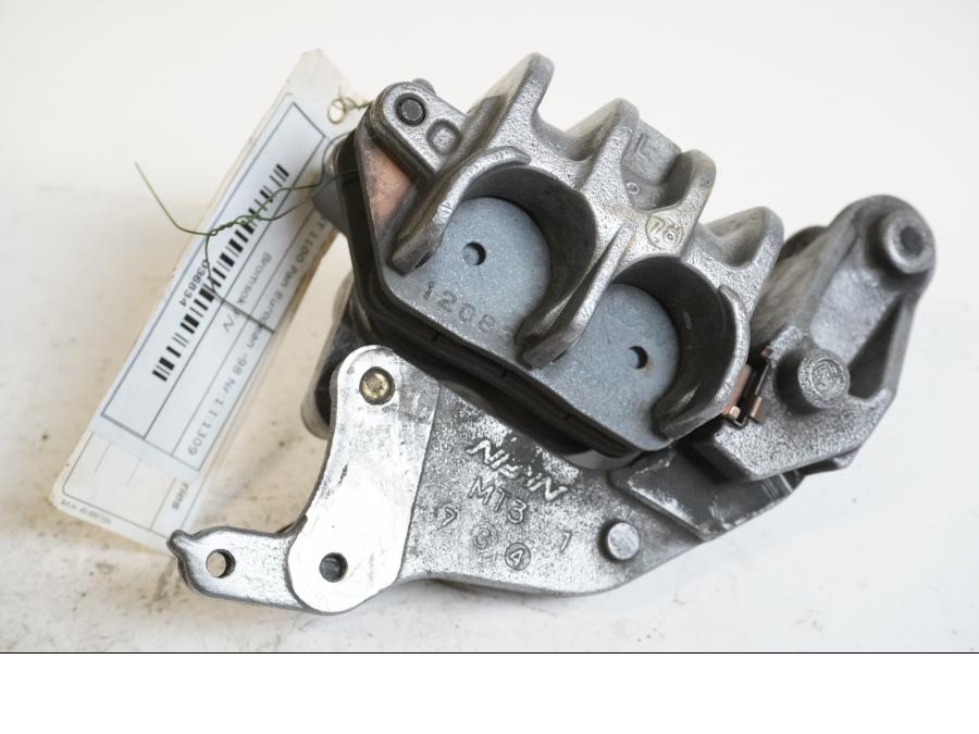 Höger sida på Bromsok från en Honda ST 1100 -1998 motorcykel.