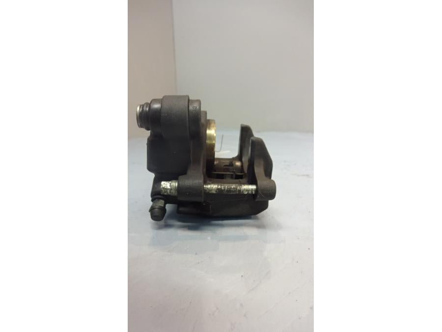 Snett uppifrån på Bromsok från en Honda NC 750 S -2017 motorcykel.