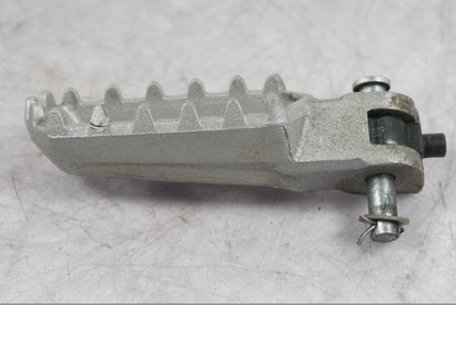 Höger sida på Fotpinne från en Ducati Multistrada V4 -2024 motorcykel.