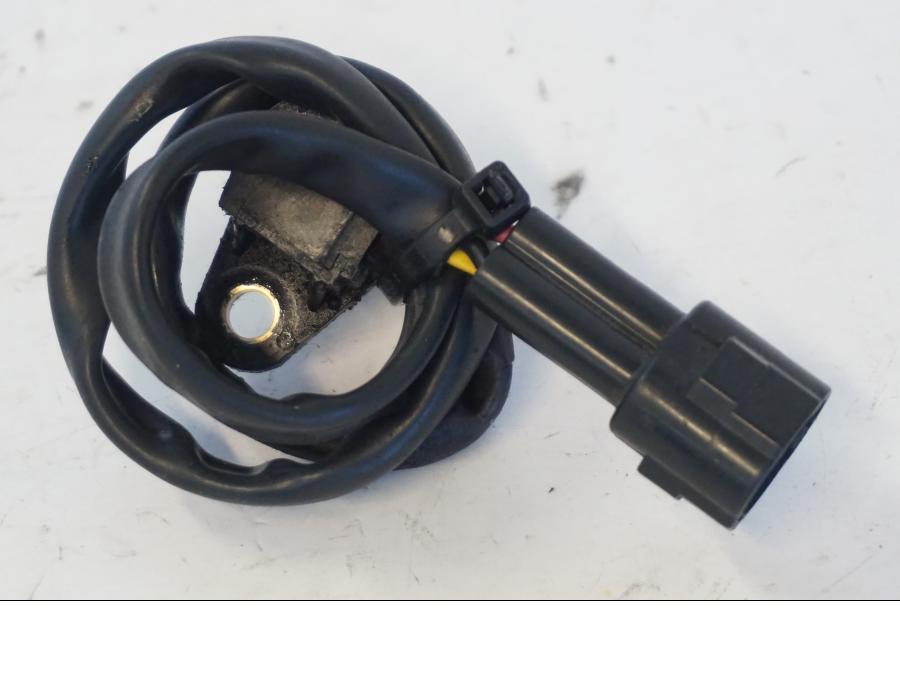 Snett uppifrån på Hastighetsgivare från en Kawasaki ER-6N -2012 motorcykel.