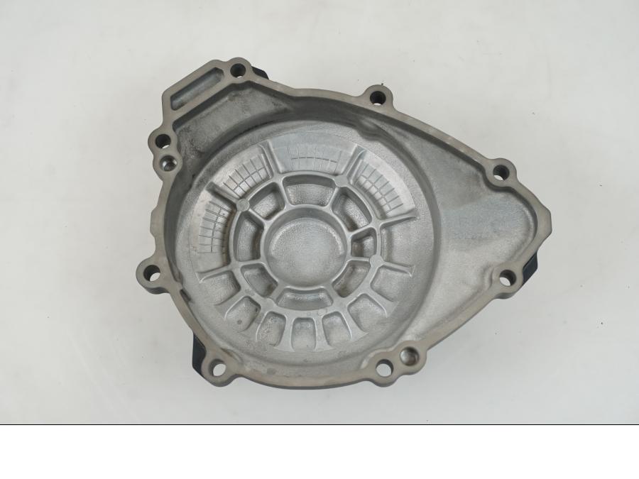 Baksidan på Generatorkåpa från en Yamaha YZF 1000 R1 -2009 motorcykel.