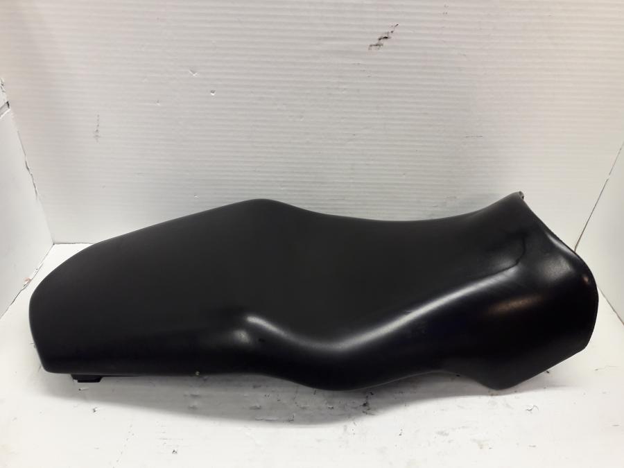 Baksidan på Sadel från en Ducati 750 SS -2000 motorcykel.