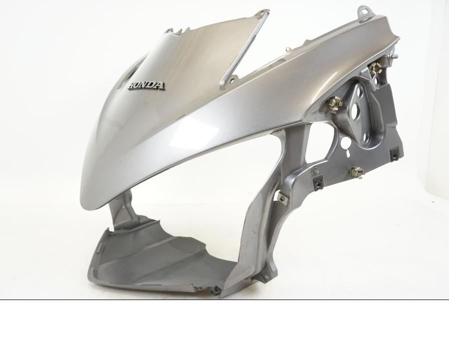 Snett nerifrån på Toppkåpa från en Honda ST 1300 -2002 motorcykel.