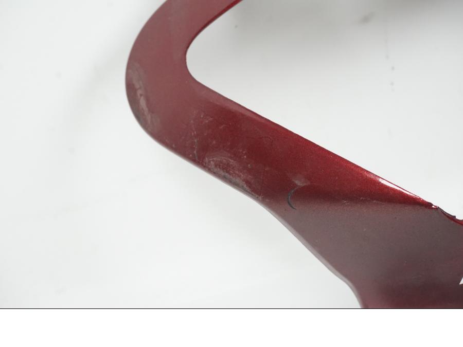 Vänster sida på Toppkåpa från en Honda XL 650 V -2007 motorcykel.