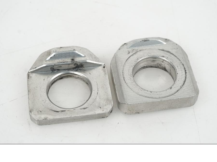 Baksidan på Styrplatta från en Suzuki GSX-R 750 -2009 motorcykel.