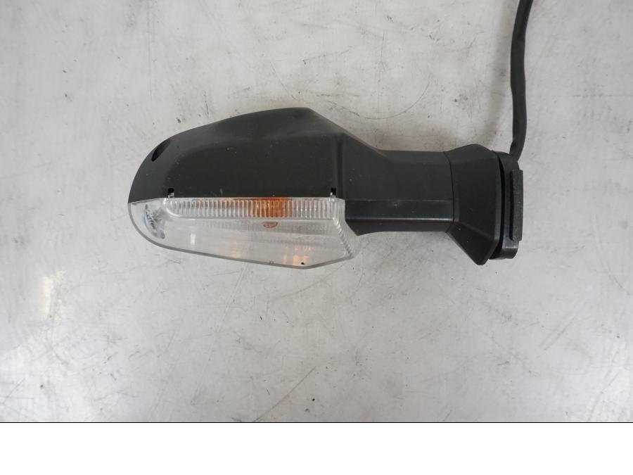 Höger sida på Blinkers från en Kawasaki Z 800 -2014 motorcykel.