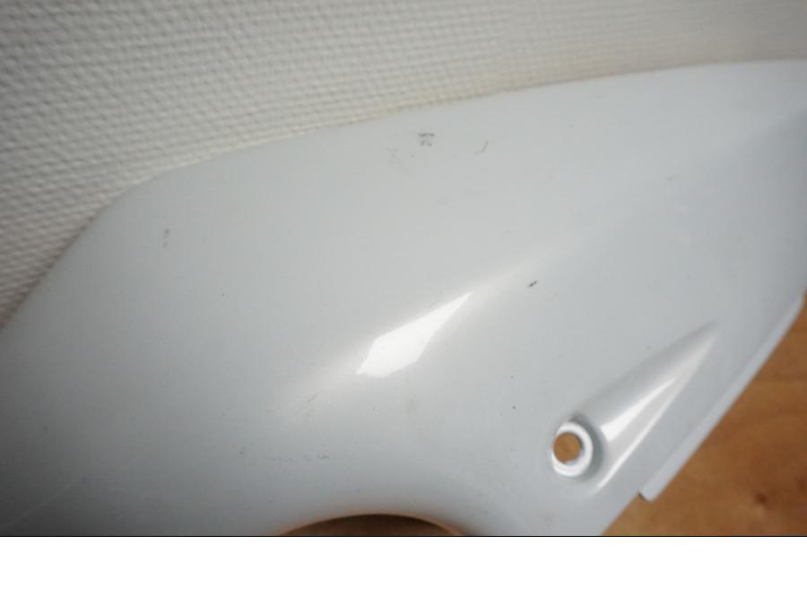 Baksidan på Bakvinge från en Suzuki GSX-R 750 -1996 motorcykel.