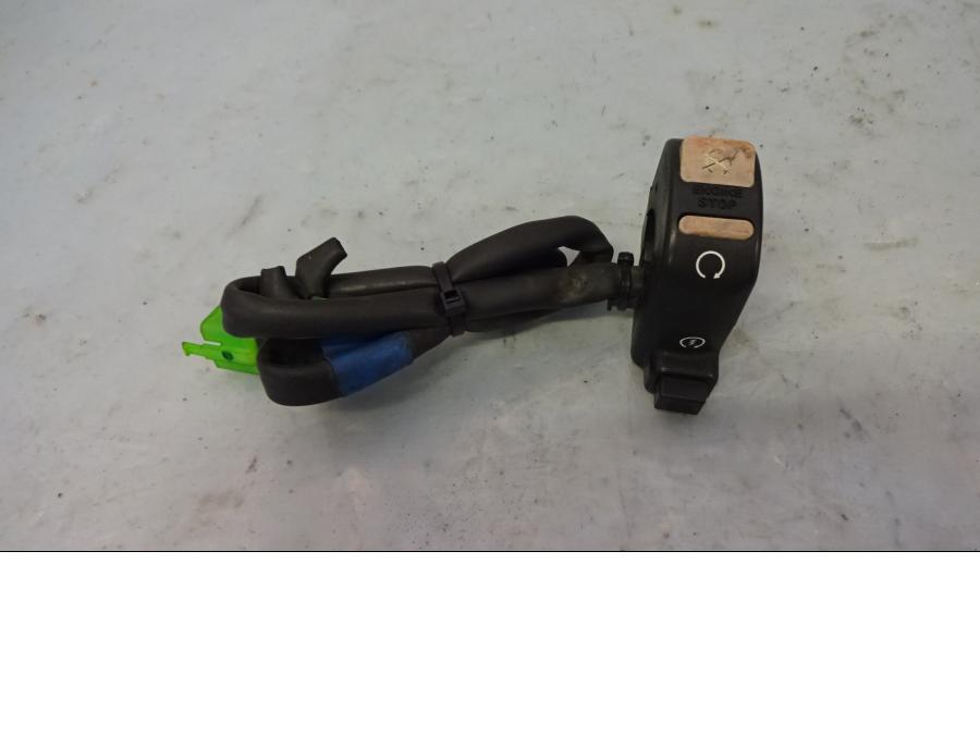 Framsidan på Styrelreglage från en Honda VTR 1000 F -1997 motorcykel.